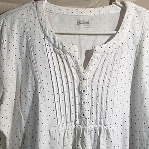 Women's XL White & Blue Poka Dotted Top